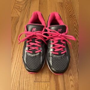 Size 7 Women’s Fila Running Shoes